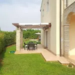 Apartment Buscina,Duplex House With Garden