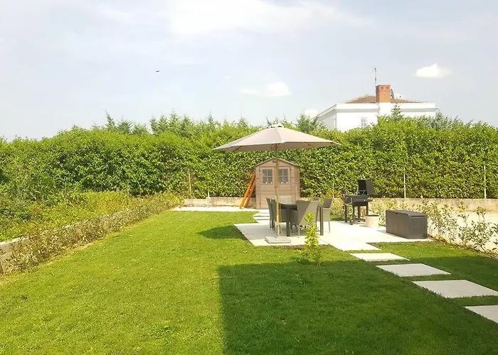 Apartment Buscina,Duplex House With Garden
