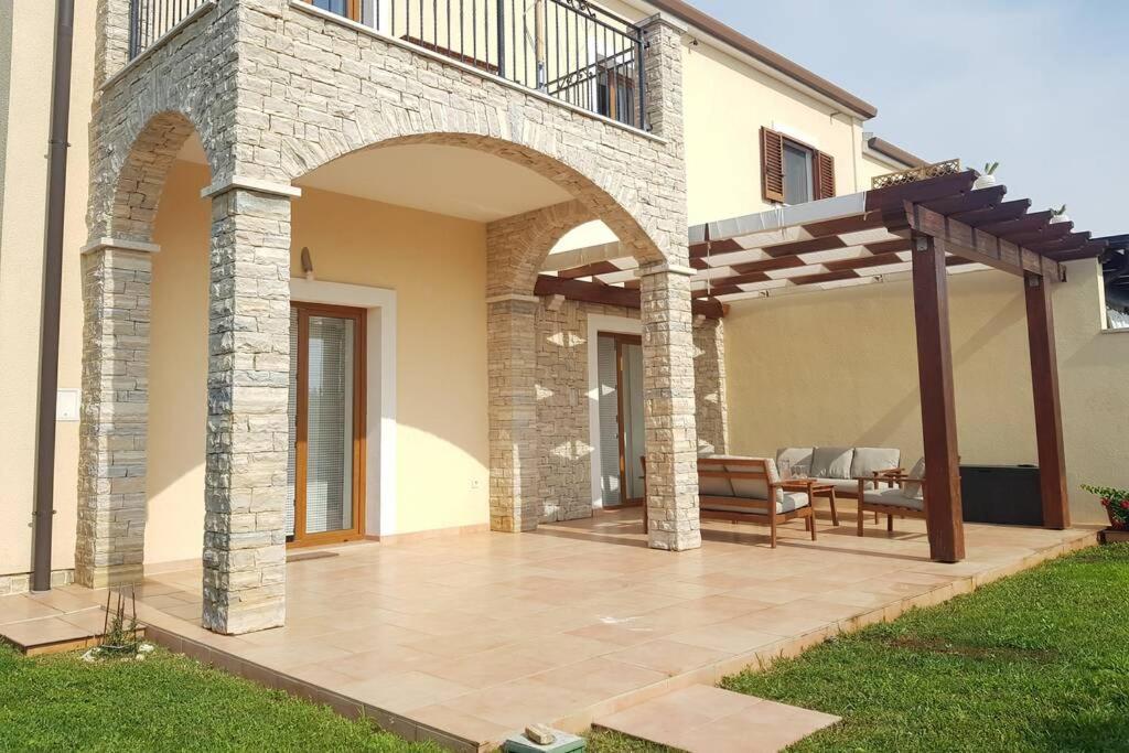 Buscina,duplex House With Garden