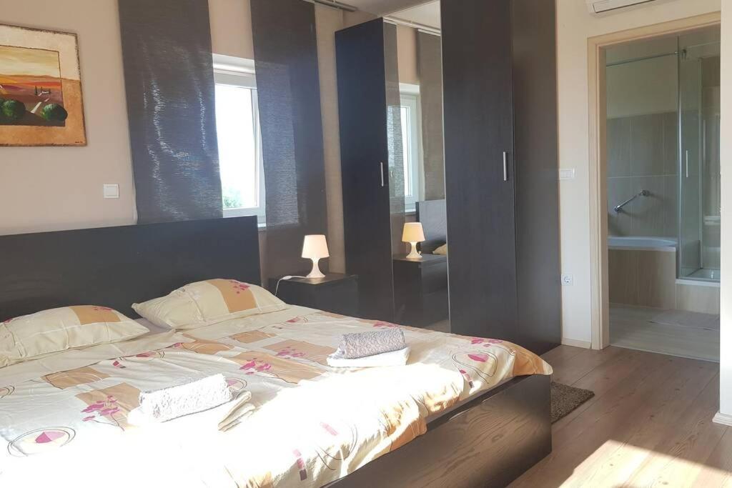 Buscina,duplex House With Garden
