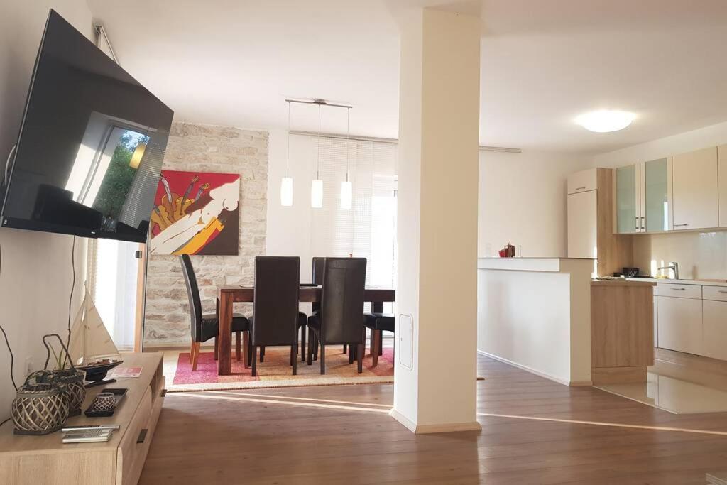 Buscina,duplex House With Garden Apartment Umag