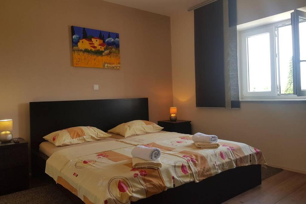 Buscina,duplex House With Garden *